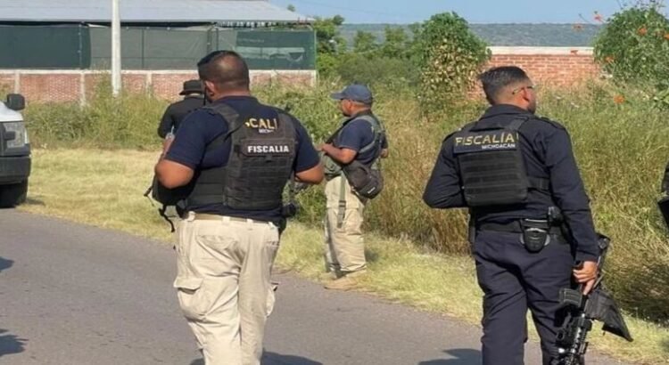 Agentes de la FGE de Michoacán son atacados durante cateo