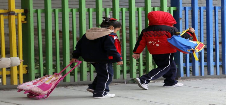 Escuelas en Michoacán recorren horario por bajas temperaturas