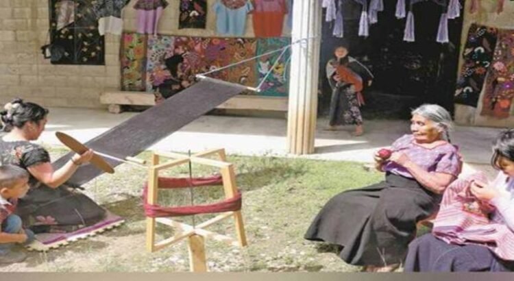 Plan Michoacán prevé dar recursos a 5 mil mujeres artesanas