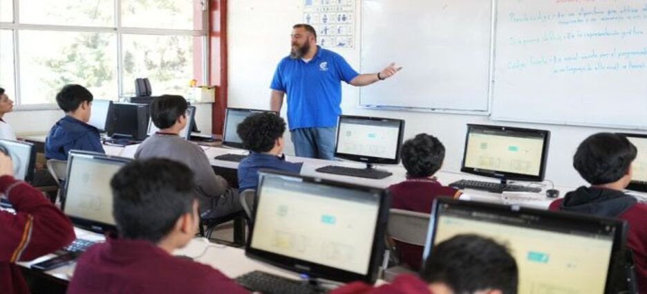 Plan Michoacán capacita a más de 7 mil estudiantes en Inteligencia Artificial