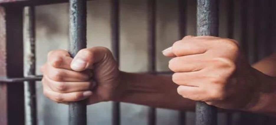 Condenan a 108 años de prisión a hombre por secuestro y violación agravada en Michoacán