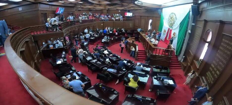 Proponen disminuir salarios de diputados en Michoacán como medida de austeridad